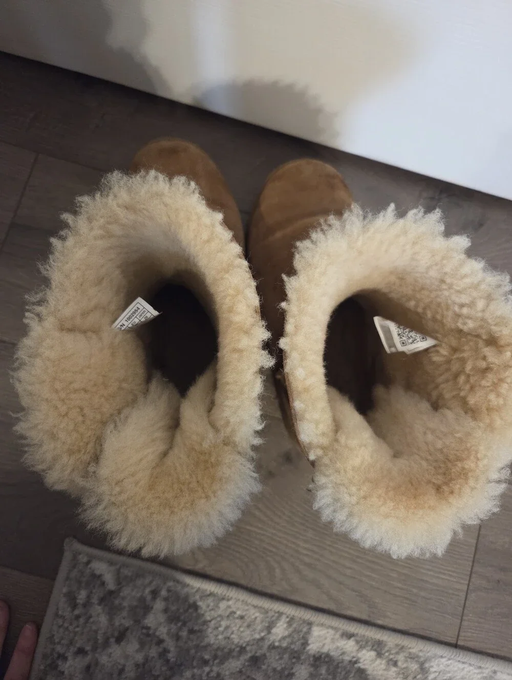 UGG Bailey Bow Size 9 Tan Suede Boots 🌟 Cozy Winter Style